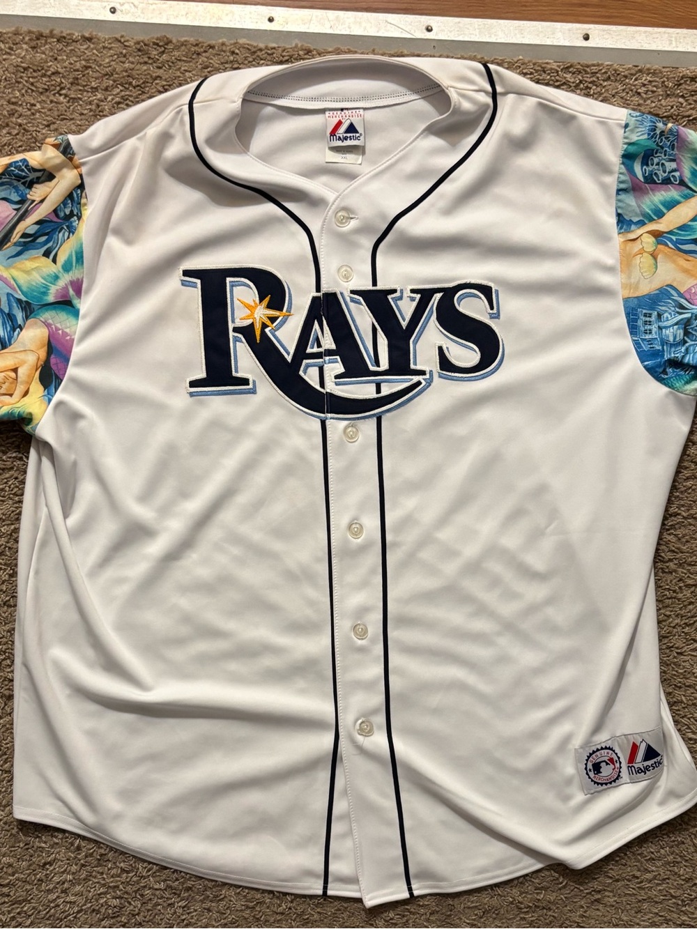 Majestic Men’s XXL Tampa Bay Rays White Button Up Jersey Artwork On Sleeves